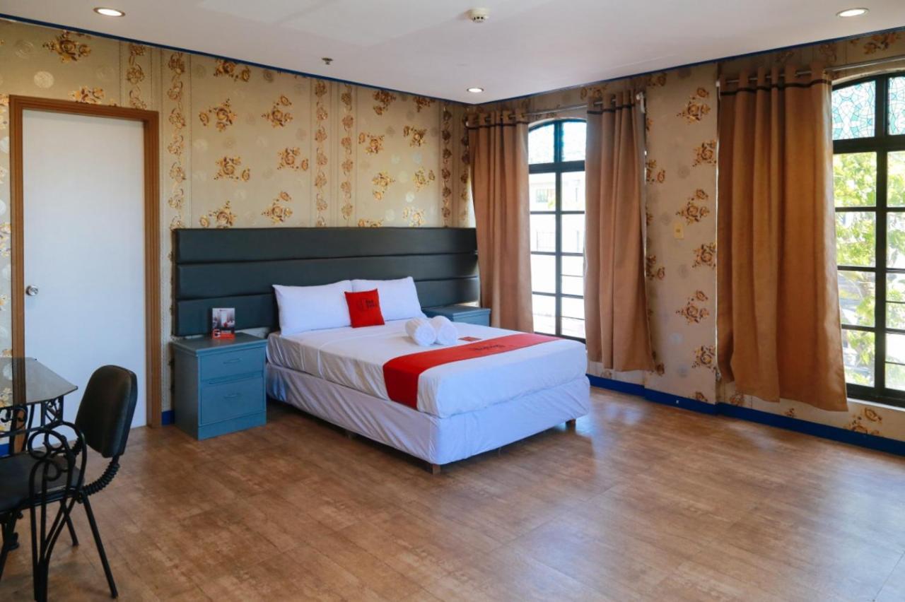 RedDoorz Plus @ Castle Chateau Iloilo Cameră foto